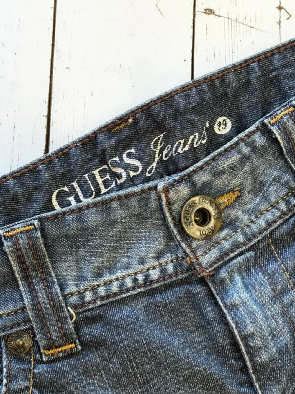 GUESS Denim Shorts Dark Wash Low Rise Stretch Y2K Size 25 - Picture 4 of 8